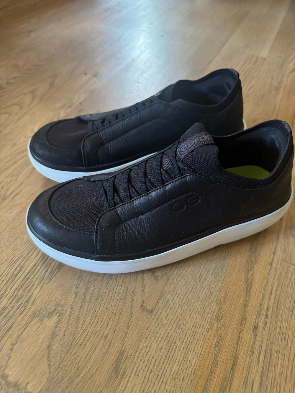 OOFOS Size 12 Men's Club Plus Casual Black Leather Sneakers